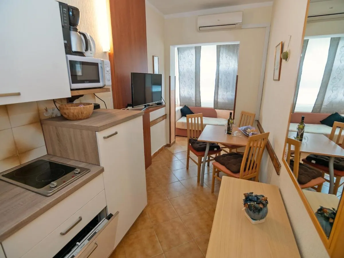 Apartmani Baja Lopar 0*,